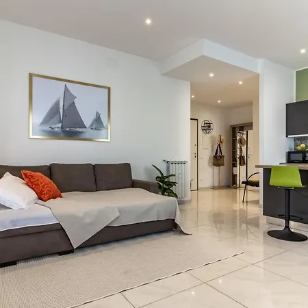 Apartman La Vela Latina - Mytouristhome